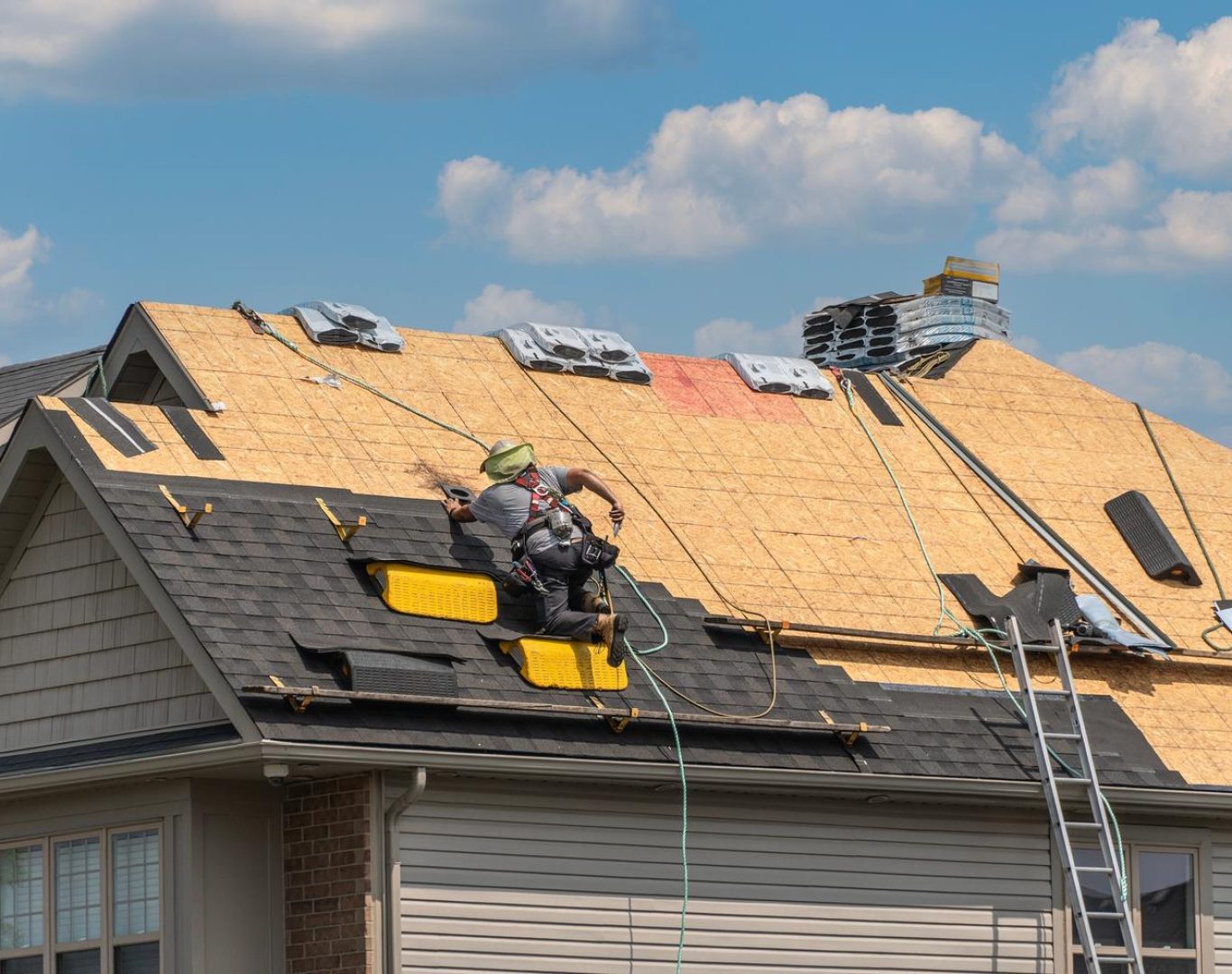 Affordable roofing company near me in Castle Rock, CO doing seasonal maintenance