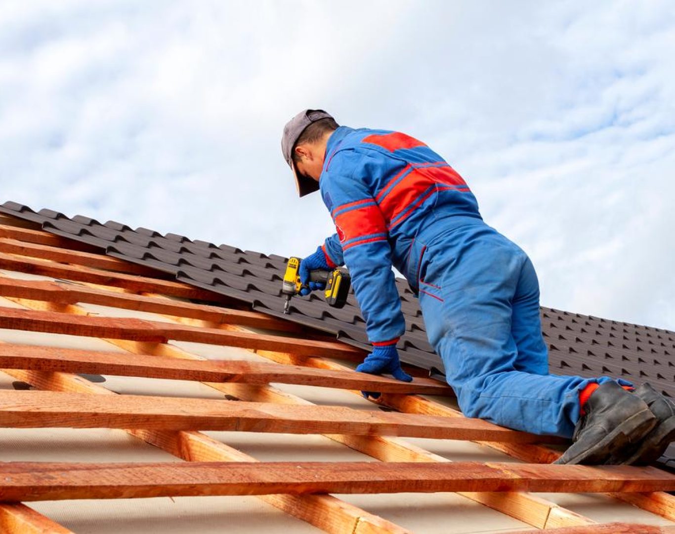 Local roof repair near me in Highlands Ranch, CO after hailstorm